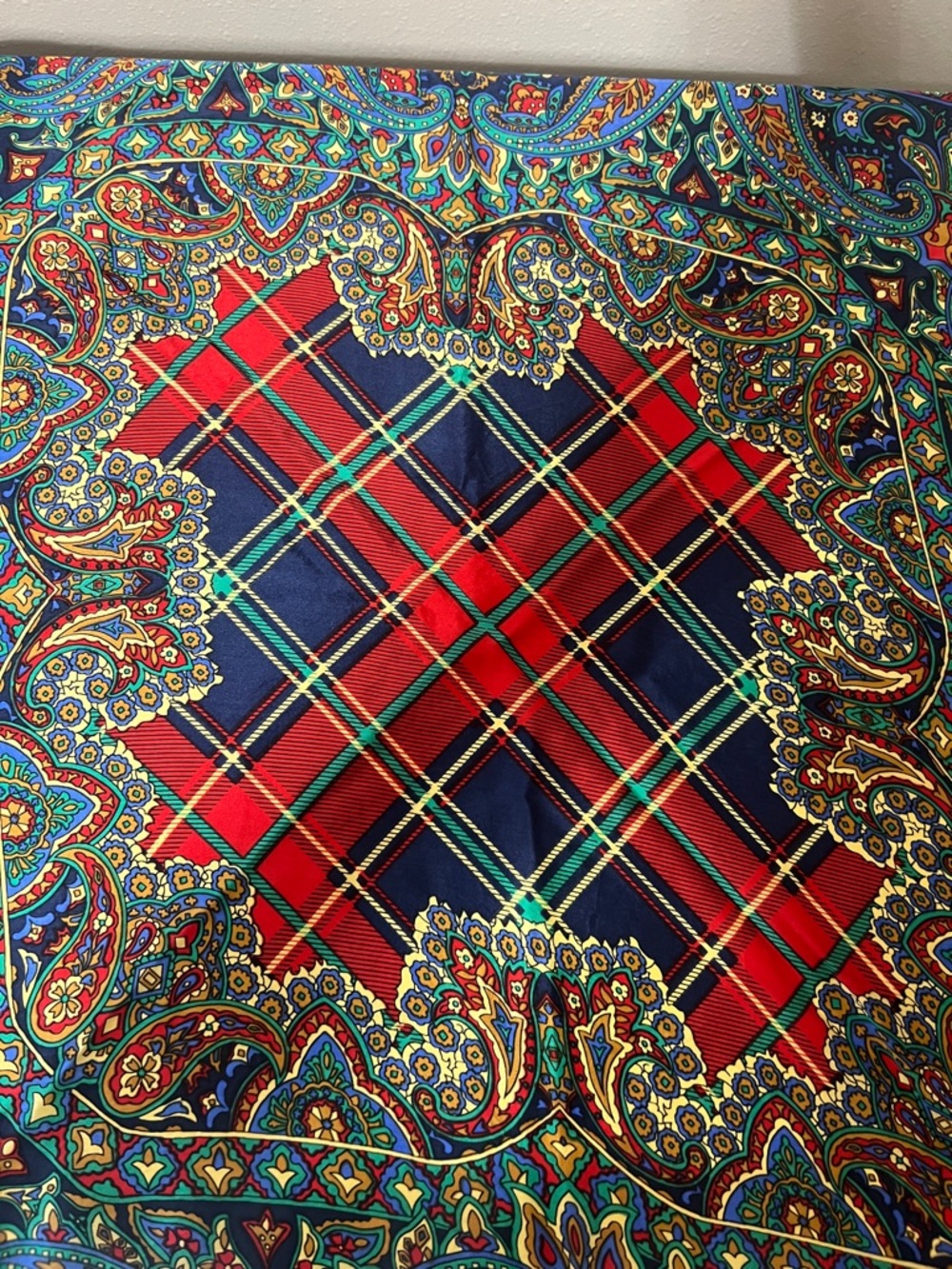 Vintage Juling 100% Silk Scarf very good condition, central Florida no need